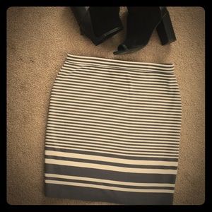 MAX STUDIO slip on high wasted skirt - soft